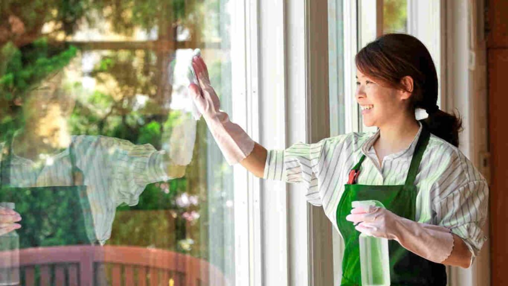 Deep move out cleaning service for rented property in Swindon