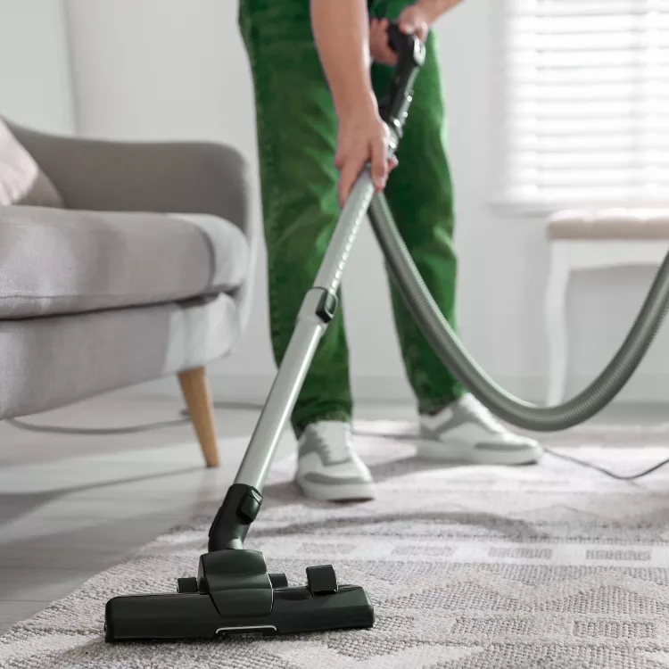 Deep carpet cleaning by best carpet cleaner in Iffley Oxfordshire